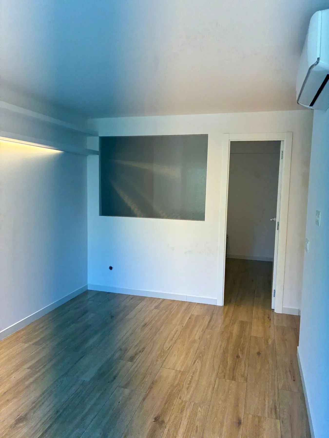 Habitació amb la fusteria integrada